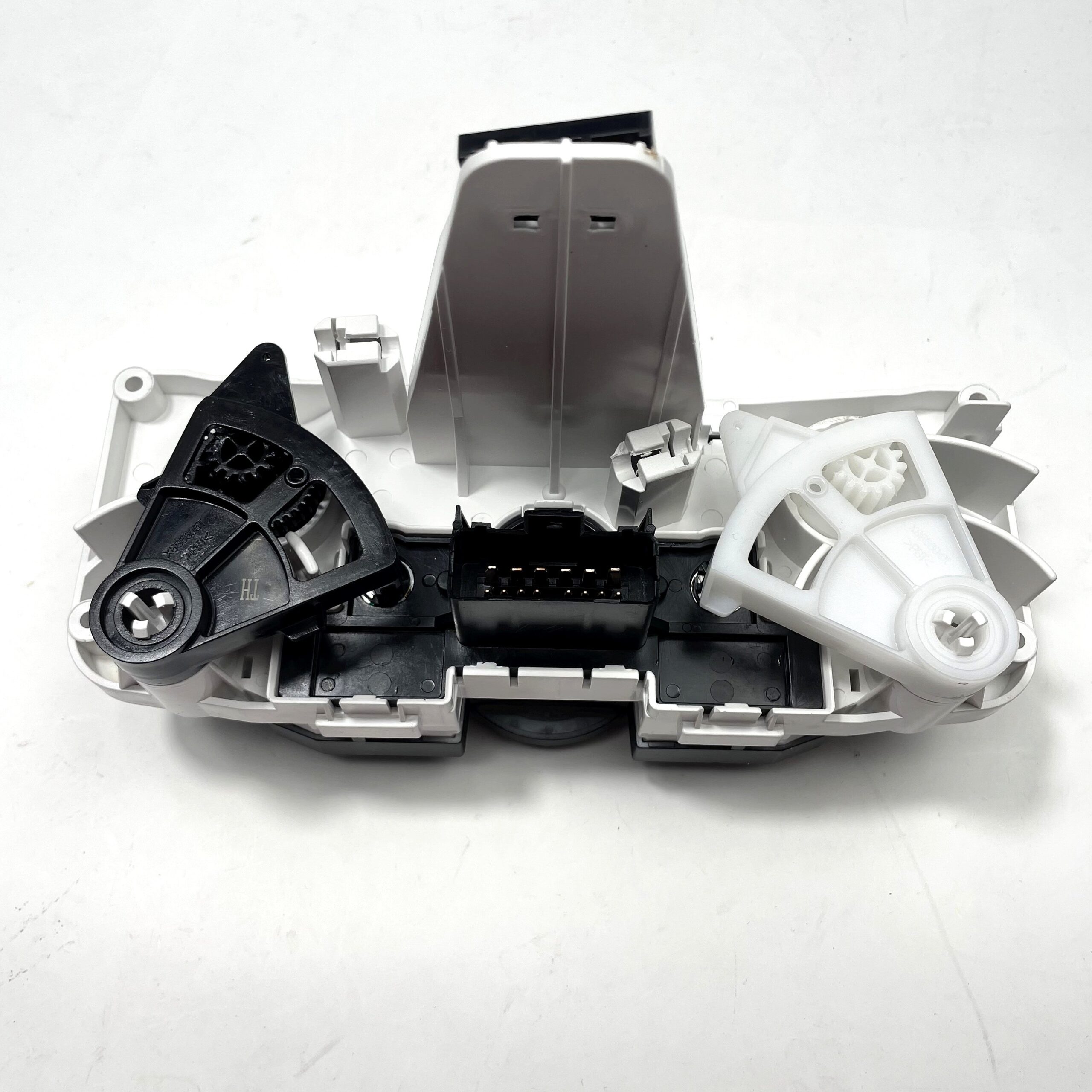 27510-ED50A A/C Heater Control Panel Plate Climate Control Switch for Nissan Tiida Sylphy Livina NV200 Geniss - Image 2